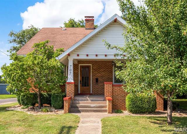 Property at 707 W Saint Louis St, Columbia, IL 62236, 3 beds, 1 bath