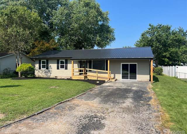 Property at 4 Erica Ln, Bunker Hill, IL 62014, 4 beds, 1 bath