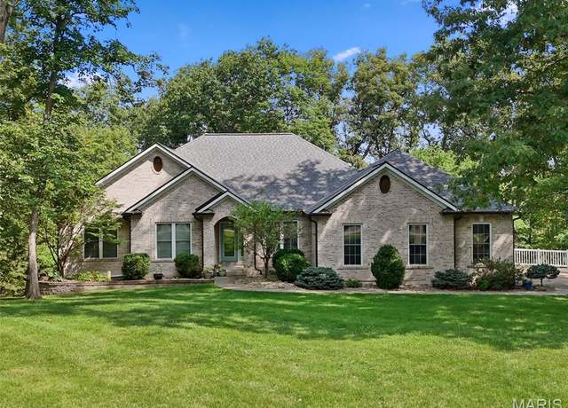 Property at 3940 Indian Ridge Ln, Defiance, MO 63341, 5 beds, 3.5 baths