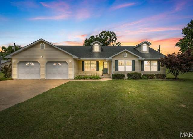 Property at 303 Chadrick Dr, Desloge, MO 63601, 3 beds, 2 baths