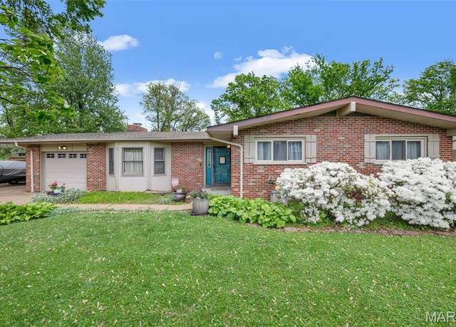 Property at 16 Larkin Ln, St Louis, MO 63128, 3 beds, 2 baths