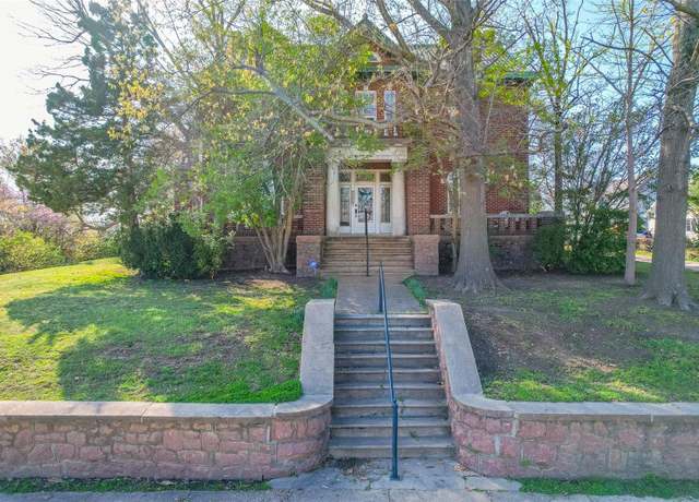 Property at 225 S 6th St, Poplar Bluff, MO 63901, 5 beds, 3.5 baths