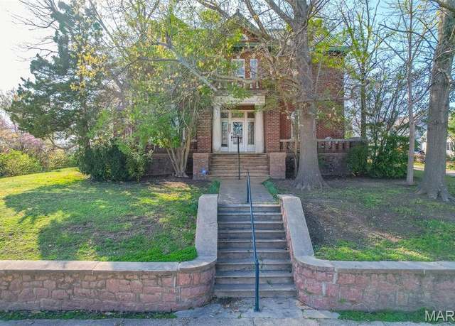 Property at 225 S 6th St, Poplar Bluff, MO 63901, 5 beds, 3.5 baths