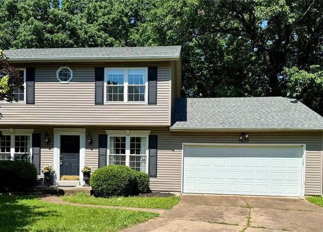 Property at 1439 Briarcreek Dr, St Louis, MO 63122, 4 beds, 2.5 baths