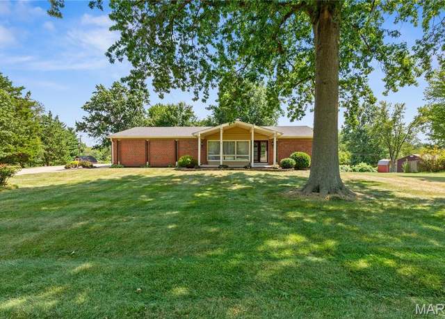 Property at 24 Saint Robert Dr, St Peters, MO 63376, 3 beds, 2 baths