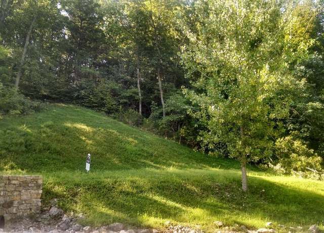 Property at 329 Berg Crossing Dr, Augusta, MO 63332