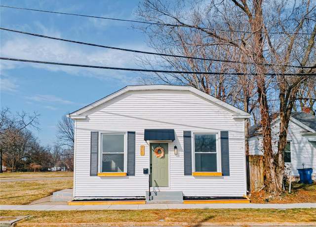 Property at 421 Wolf St, Edwardsville, IL 62025, 2 beds, 1 bath