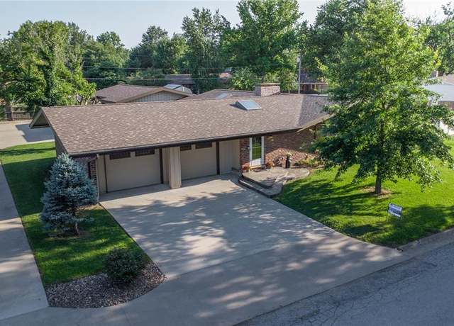 Property at 317 Johnson Pl, Palmyra, MO 63461, 4 beds, 3.5 baths