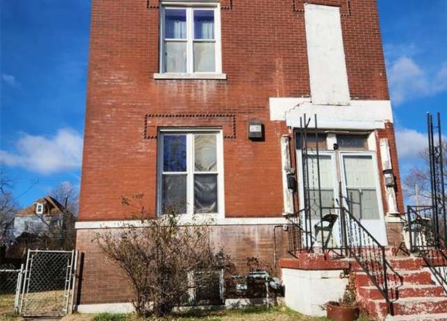Property at 1441 Temple Pl, St Louis, MO 63112, 5 beds, 2 baths
