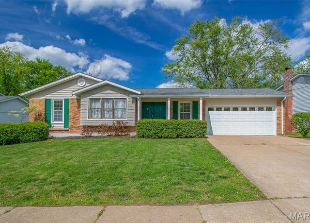Property at 345 Novara Dr, Ballwin, MO 63021, 3 beds, 2 baths
