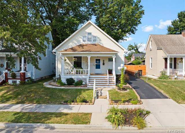 Property at 403 N Virginia Ave, Belleville, IL 62220, 3 beds, 1.5 baths