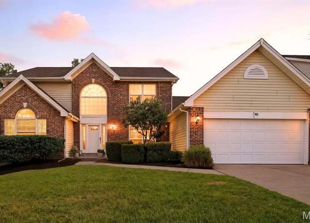 Property at 913 Emerald Oaks Ct, Eureka, MO 63025, 4 beds, 2.5 baths