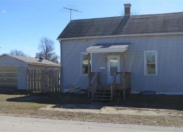 Property at 304 W 3rd South St, Mount Olive, IL 62069, 2 beds, 1 bath