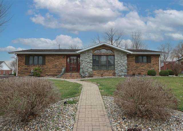 Property at 8032 Blue Mound Dr, St Rose, IL 62230, 3 beds, 2.5 baths
