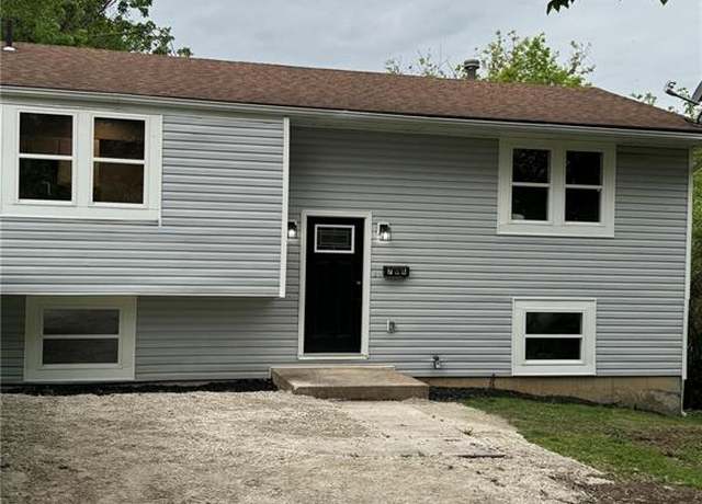 Property at 706 Bogy St, De Soto, MO 63020, 4 beds, 2 baths