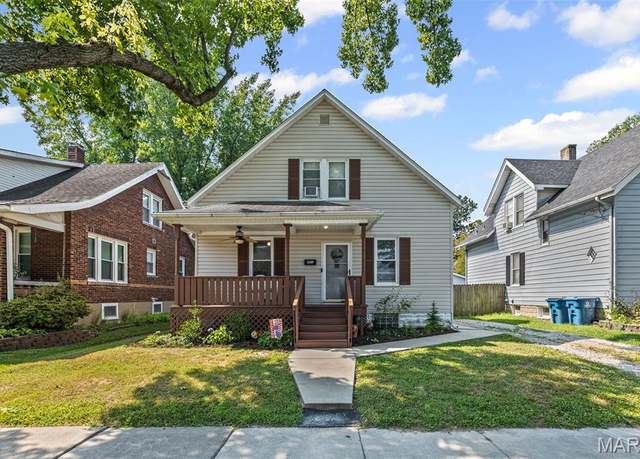 Property at 1504 12th St, Highland, IL 62249, 3 beds, 1.5 baths