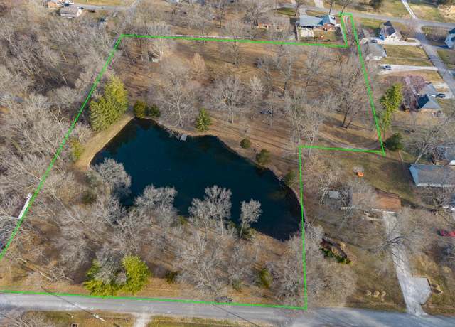 Property at 1202 W Pearl St, Staunton, IL 62088
