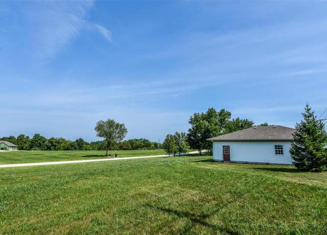 Property at 8 Eagle Lake Ln, Holts Summit, MO 65043