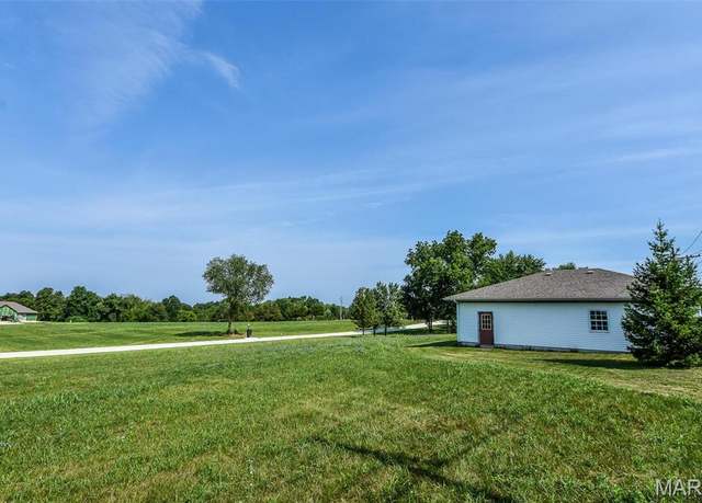 Property at 8 Eagle Lake Ln, Holts Summit, MO 65043