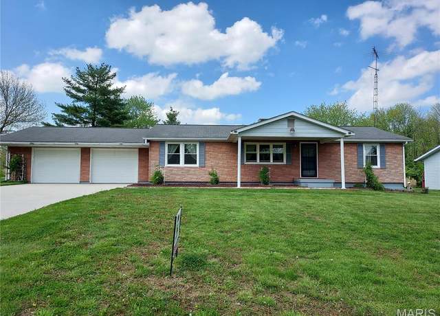 Property at 1411 Cardinal, Greenville, IL 62246, 3 beds, 2 baths
