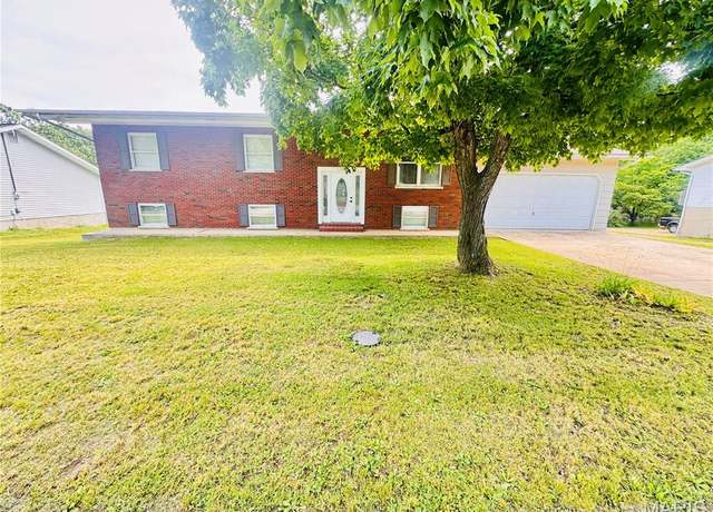 Property at 1202 S Mildred Ave, Salem, MO 65560, 5 beds, 3 baths