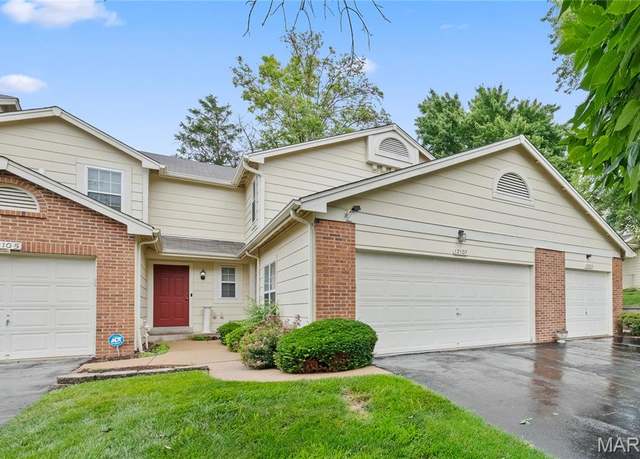 Property at 12107 Autumn Lakes Dr, Maryland Heights, MO 63043, 2 beds, 2 baths
