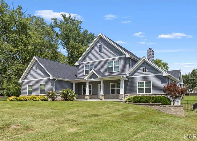 Property at 20 Millwell Dr, Maryland Heights, MO 63043, 5 beds, 4.5 baths
