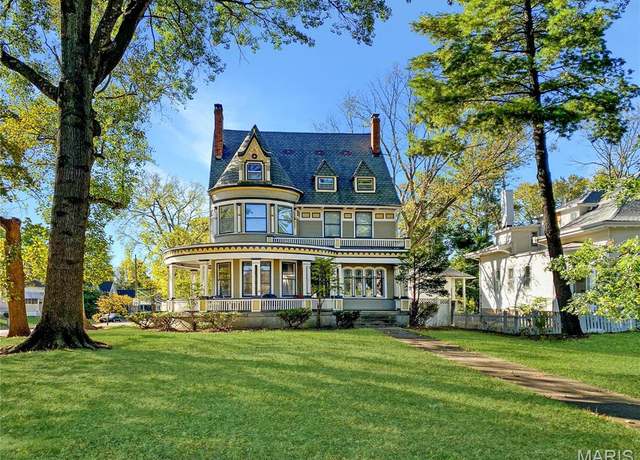 Property at 501 W Broadway Blvd, Sedalia, MO 65301, 5 beds, 2.5 baths