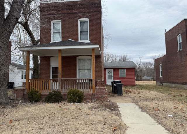 Property at 2007 W A St, Belleville, IL 62226, 3 beds, 1.5 baths