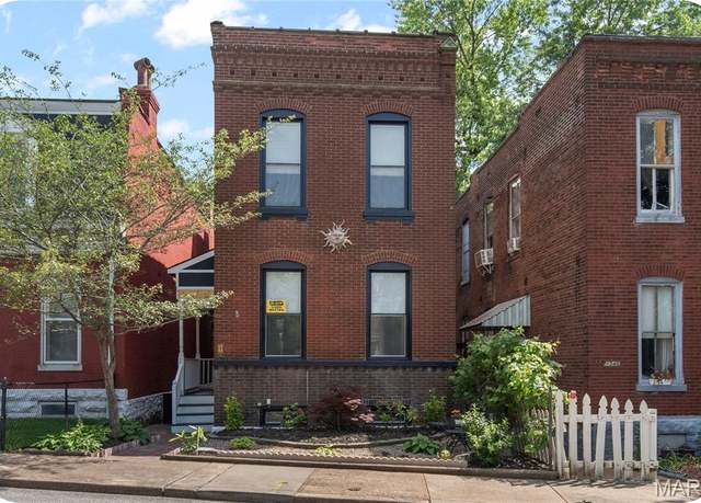 Property at 1944 Provenchere Pl, St Louis, MO 63118, 2 beds, 1.5 baths