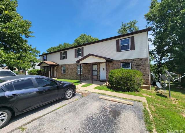 Property at 201 Country Villa Ln, St Robert, MO 65584, 8 beds, 4 baths
