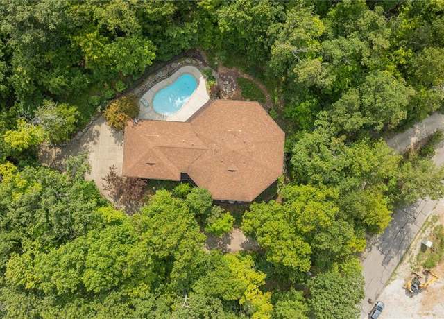 Property at 672 N High Post Rd, Augusta, MO 63332, 4 beds, 3 baths
