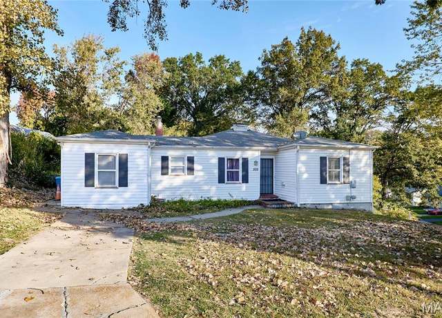 Property at 509 Royal Ave, Ferguson, MO 63135, 3 beds, 1.5 baths
