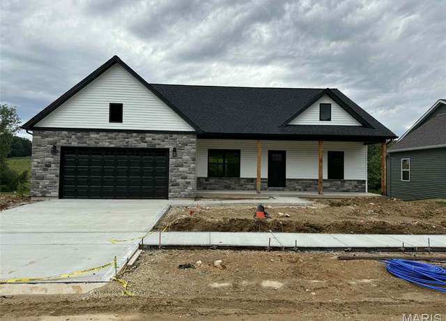 Property at 27485 Park Hills Ct, Warrenton, MO 63383, 3 beds, 2 baths