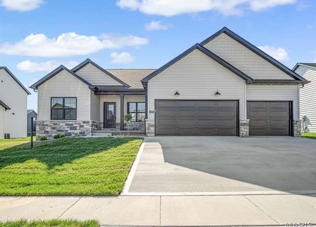 Property at 3160 Ashley Dr, Glen Carbon, IL 62034, 4 beds, 3.5 baths