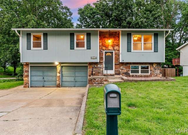 Property at 4618 Towne Hall Dr, Arnold, MO 63010, 3 beds, 3 baths