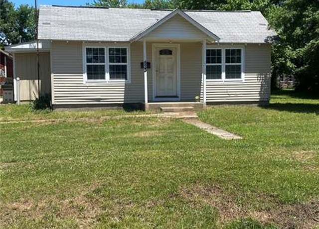 Property at 823 W Washington St, St James, MO 65559, 2 beds, 1 bath