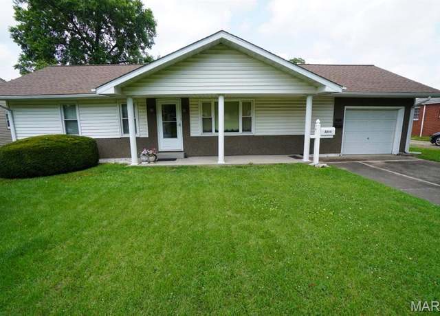 Property at 2209 Manley Ave, Granite City, IL 62040, 4 beds, 2 baths