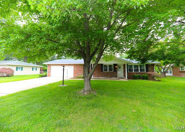 Property at 305 Warson Ln, Granite City, IL 62040, 2 beds, 2 baths