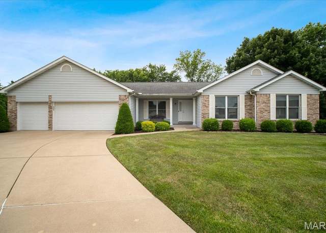 Property at 34 Hidden Hills Dr, St Charles, MO 63303, 3 beds, 2.5 baths