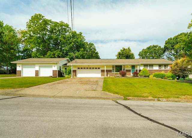Property at 606 S Adrian Ave, Rolla, MO 65401, 5 beds, 3 baths