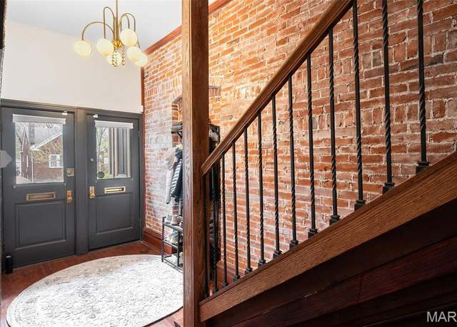 Property at 2122 Nebraska Ave, St Louis, MO 63104, 3 beds, 3 baths
