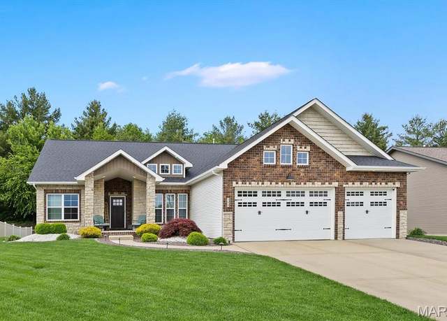 Property at 409 Briar Creek Rd, Troy, IL 62294, 4 beds, 3 baths