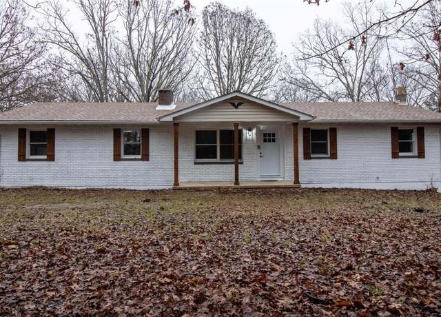 Property at 4689 Highway P, Cuba, MO 65453, 4 beds, 3 baths