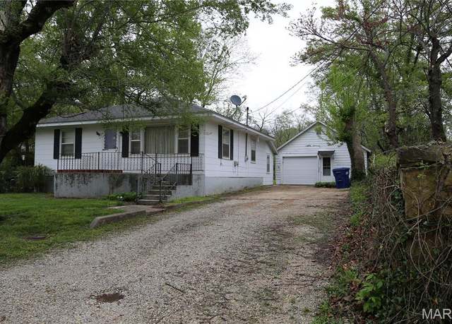 Property at 303 N Elm St, Dixon, MO 65459, 3 beds, 1 bath