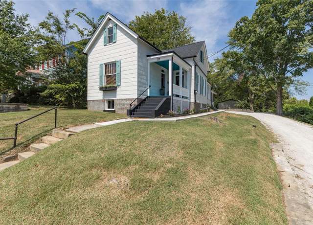 Property at 371 Jefferson St, Ste Genevieve, MO 63670, 3 beds, 2 baths