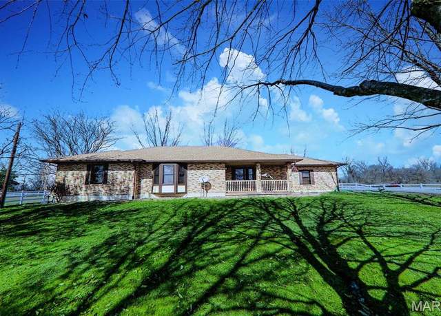 Property at 7679 W Mick Rd, Edwardsville, IL 62025, 3 beds, 2.5 baths