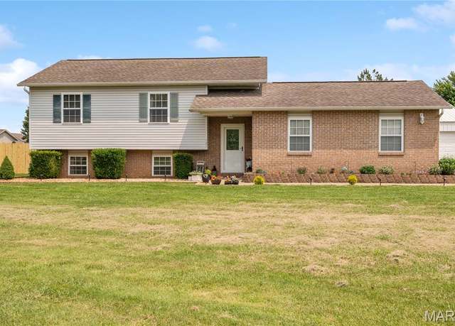 Property at 121 Melissas Dr, Jackson, MO 63755, 3 beds, 2 baths