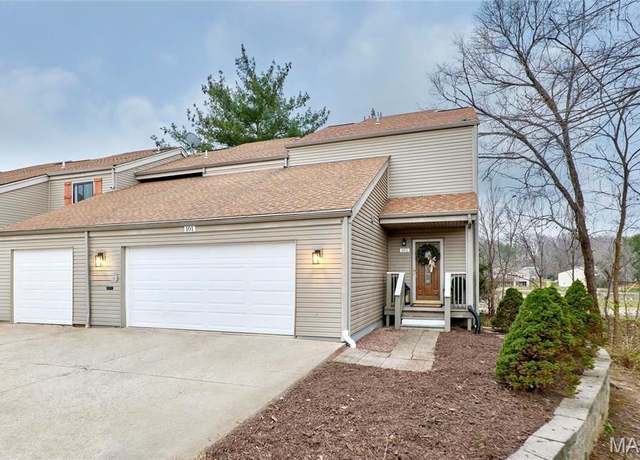 Property at 101 Villa Dr, Lake St Louis, MO 63367, 3 beds, 3.5 baths