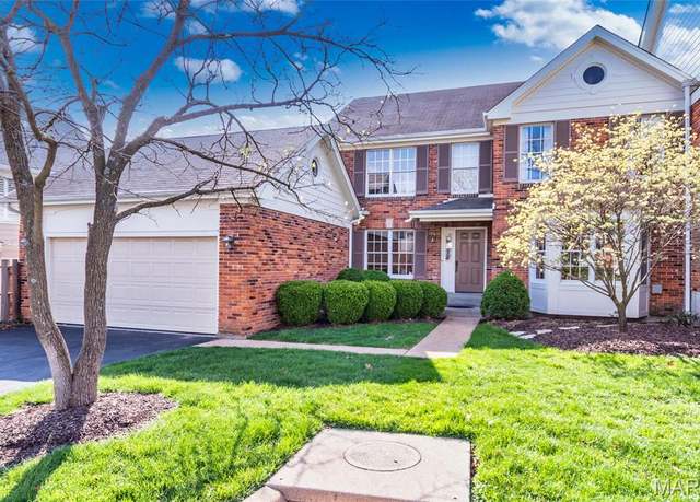 Property at 14 Webster Oaks Dr, Webster Groves, MO 63119, 3 beds, 2.5 baths
